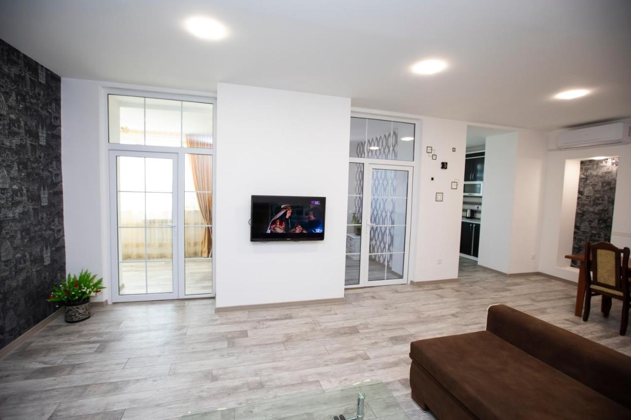 Modern Apartment In The Center With The View Of The Majestic Ararat Yerevan Luaran gambar