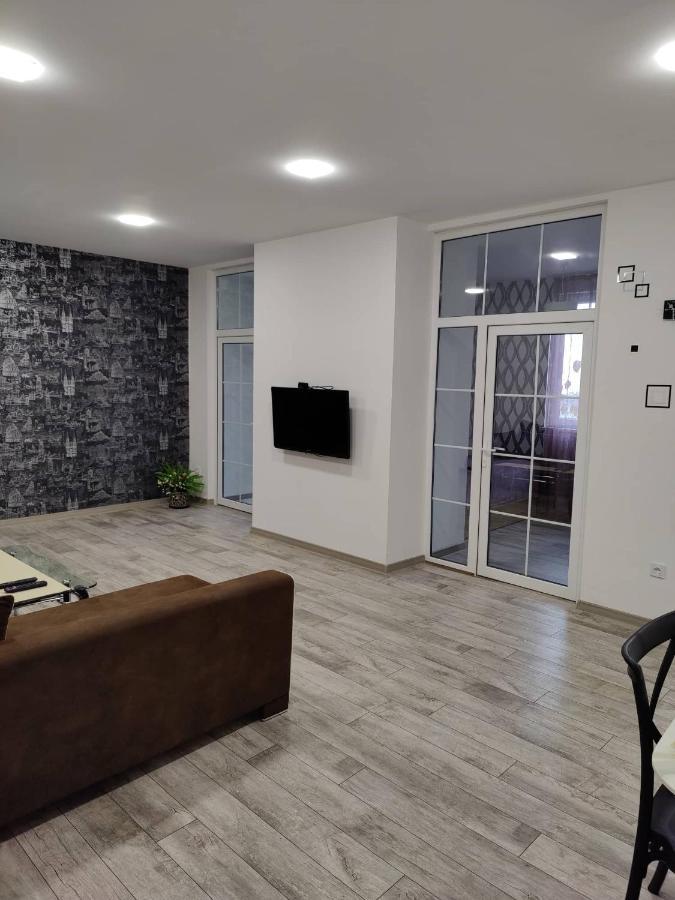 Modern Apartment In The Center With The View Of The Majestic Ararat Yerevan Luaran gambar